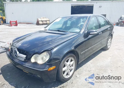 2003 Mercedes-Benz C 240 из США, поврежденный, VIN WDBRF61JX3A457198